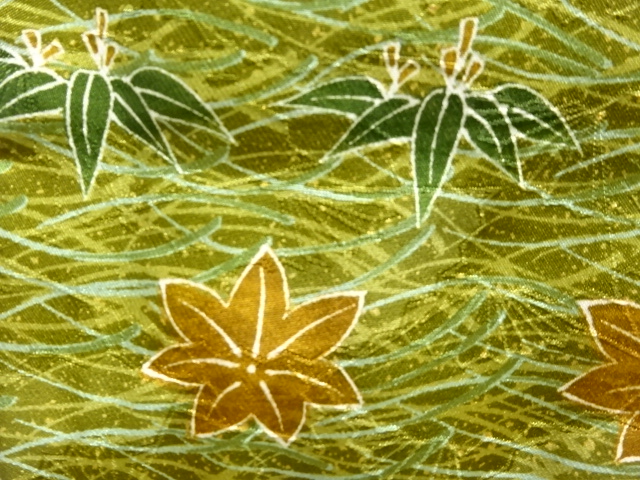  芝草に笹楓模様小紋着物